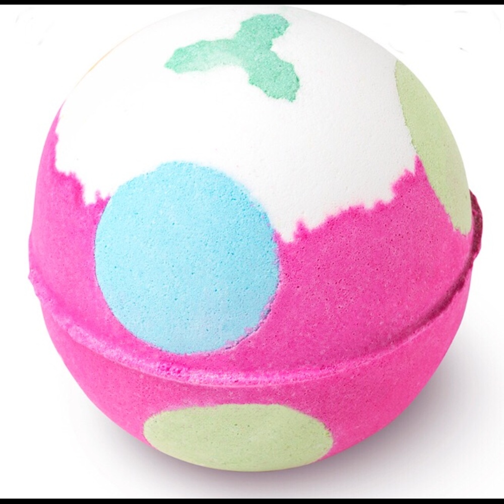 New Lush Luxury Pud Bath Bomb